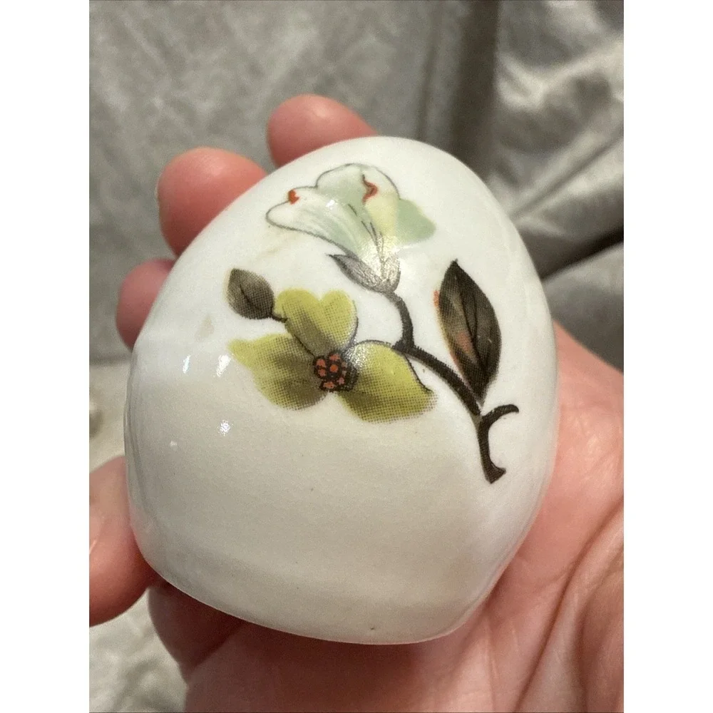 SANDFORD Egg Salt & Pepper Shakers DOGWOOD Flowers FINE BONE CHINA England PLUGS